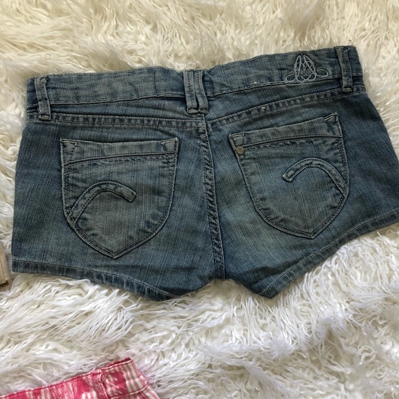 Short Collection - Picture 7 of 7